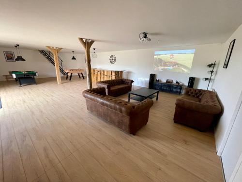 Пъб/Фоайе, Villa festive HOMAZING piscine privée 1h de Paris (Villa festive HOMAZING piscine privee 1h de Paris) in Ervauville