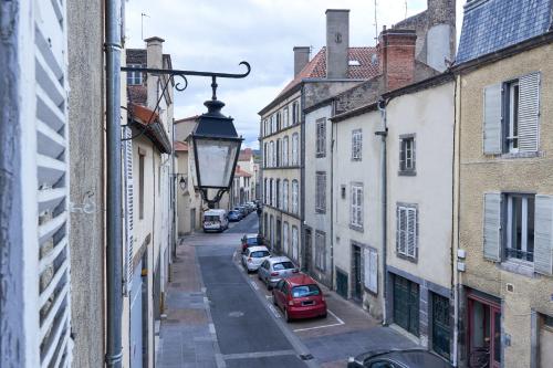 Surrounding environment, La Cabane en Ville near Auberge des Sources