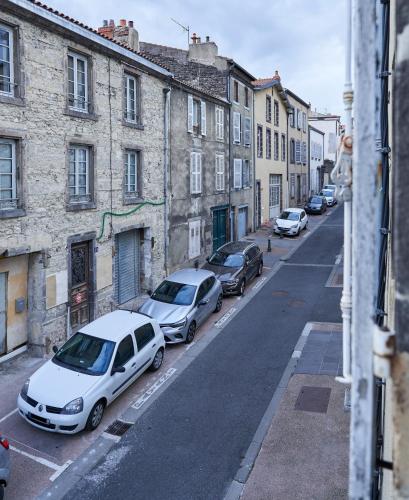 Surrounding environment, La Cabane en Ville near Auberge des Sources