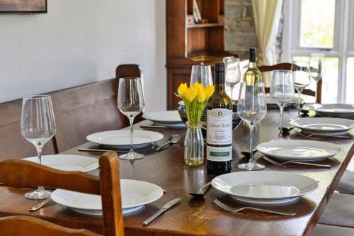 設施, Finest Retreats - Luxury Converted Chapel with Hot Tub & Games Room in 達尼斯茂德維