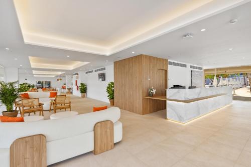Palmanova Beach Apartments by TRH