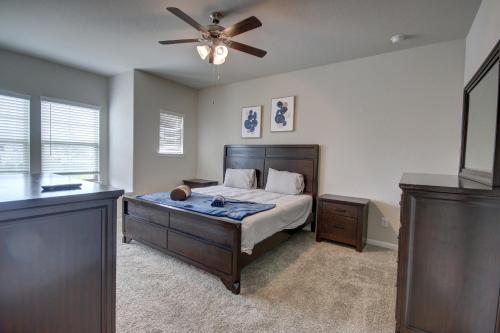 Affordable 3-Bedroom Townhouse With Backyard ~ Double Story Pet Friendly! in Rosenberg, USA