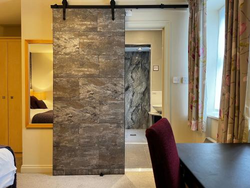 Herriots Hotel - image 2