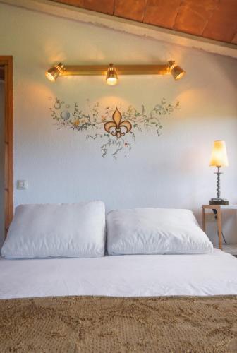 Apartamento duplex rural con chimenea y vistas panorámicas desde la cama (Apartamento duplex rural con chimenea y vistas panoramicas desde la cama) in Amer