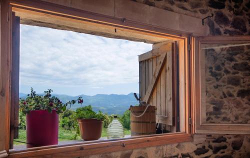 Apartamento duplex rural con chimenea y vistas panorámicas desde la cama (Apartamento duplex rural con chimenea y vistas panoramicas desde la cama) in Amer