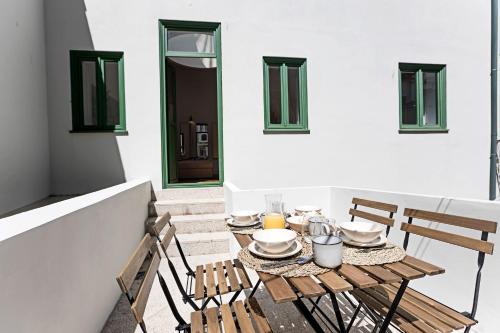 D. João IV Apartments by LovelyStay 3