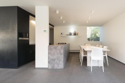 Kitchen, Het Wagenhuis in Lo-Reninge