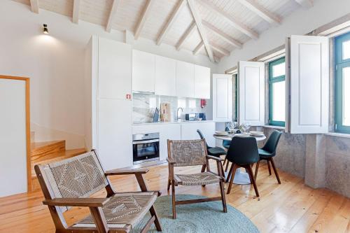 D. João IV Apartments by LovelyStay 4