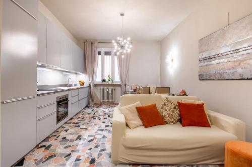  BOOK NOW! Apt a 1 min walk from Duomo of Parma in Parma