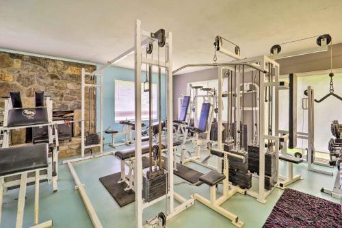 Quiet Bakersville Retreat with Deck and Home Gym! in Bakersville, USA
