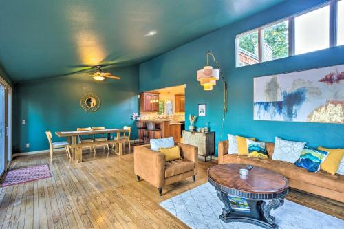 26 Mi to Mount Rainier, Game Room Puyallup Oasis in Puyallup