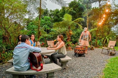 Bromelia House - image 4