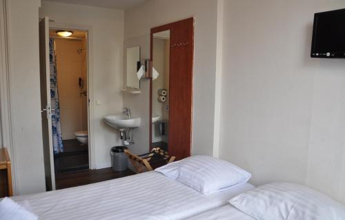 Hotel Amsterdam Inn - image 14