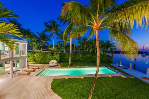 Exquisite Waterfront Villa in Key Biscayne in Key Biscayne (FL)