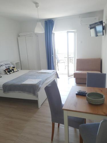 Studio apartman Ana