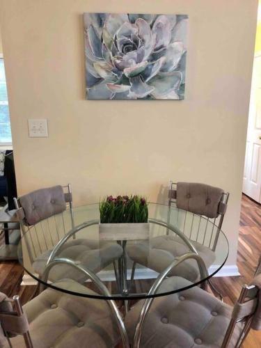 WelcomingTownhome - King Bed - Long Term Stays - UNC in Chapel Hill, USA