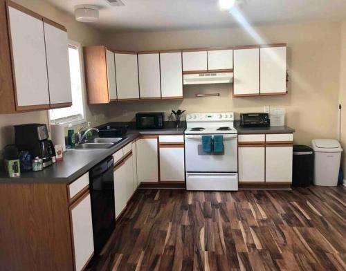 WelcomingTownhome - King Bed - Long Term Stays - UNC in Chapel Hill, USA