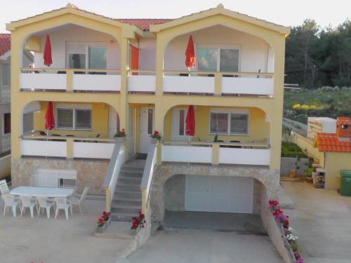  Apartments Stella, Ferienwohnung in Vir