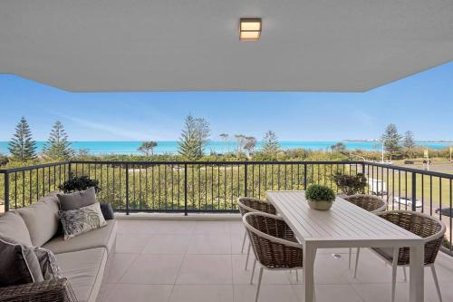 Panoramic Ocean View 2 bed 2 bath Sunshine Coast