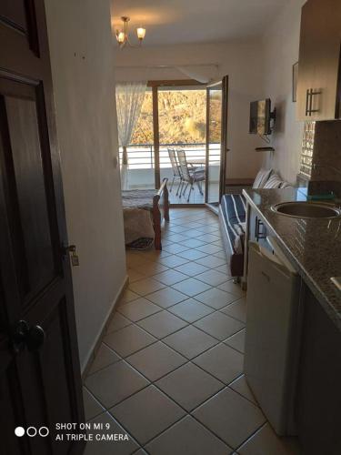 廚房, studio avec piscine et wifi à cabonegro (studio avec piscine et wifi a cabonegro) in 卡博內格羅