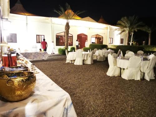 Restaurace, Desert Rose Camp in A'Sharqiyah Sands (Wahiba)