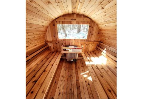 NEW! Hurleyville Upstate NY - your Catskills getaway with hot tub, sauna and firepit! in Hurleyville, USA