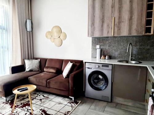 dapur, InstaHomes by Tru - Garden Suites in Blantyre