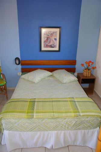1 double bed, 1 twin bed
