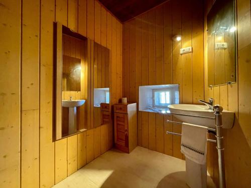Gîte Saint-Germain-Laprade, 4 pièces, 5 personnes - FR-1-582-349 (Gite chaleureux avec cheminee pres du Puy-en-Velay, ideal pour familles et sejours professionnels - ) in 布拉瓦濟