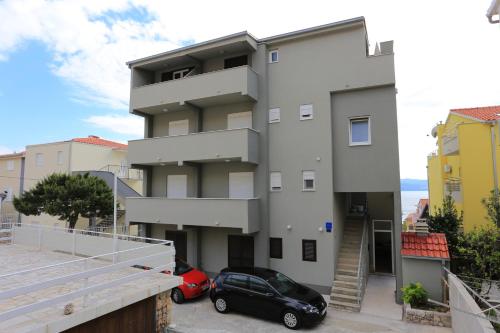 Apartments by the sea Nemira, Omis - 17039 - Tice