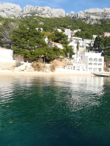  Apartments by the sea Pisak, Omis - 17056 in Mimice