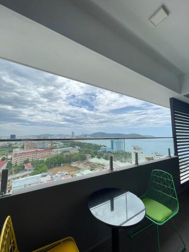 Balcony/terrace, FLC Quy Nhơn Seaview Condotel in Quy Nhon (Binh Dinh)