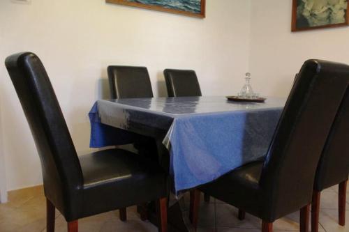 Two-Bedroom Apartment with Terrace image 6