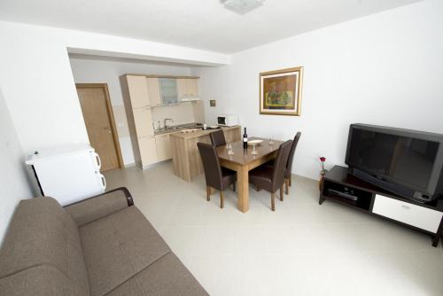 One-Bedroom Apartment with Terrace