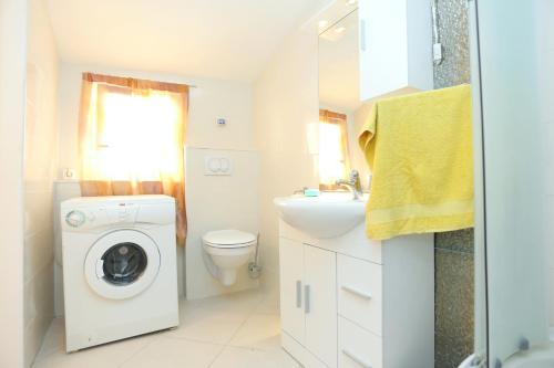 Apartments with WiFi Split - 17172 - image 14