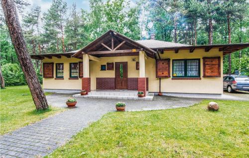 Two-Bedroom Holiday Home room in Cozy Home In Pobierowo With Wifi