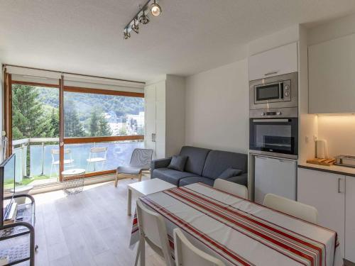 . Studio cabine 6 pers, pistes à proximité, balcon, cave à skis, cuisine équipée - FR-1-400-110