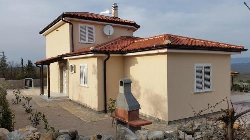 Holiday house with a swimming pool Vrh, Krk - 17073