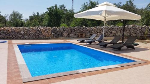 Holiday house with a swimming pool Vrh, Krk - 17073