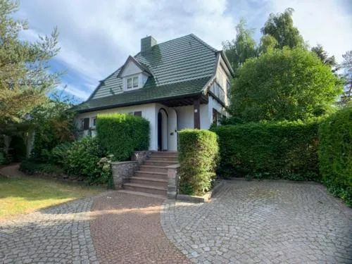 Top Lage! Charmantes Landhaus 5 Geh-Min v. Strand in Timmendorfer Strand, Deutschland