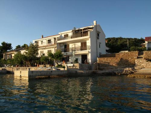  Apartments by the sea Stara Novalja, Pag - 17042 in Novalja
