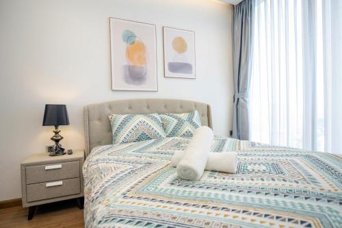 Shendo 1BR Metropolis Central Apartment Ba Dinh - image 5