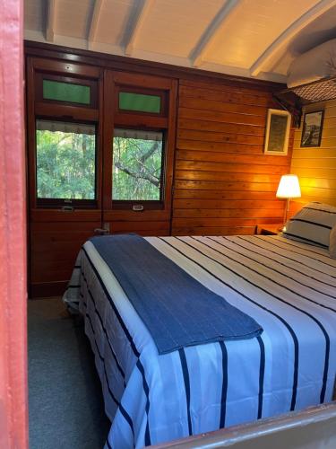 Mt Nebo Railway Carriage and Chalet in Mount Gloriousa