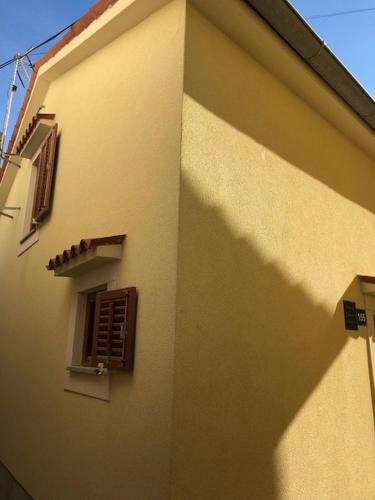 Apartments with WiFi Susak, Losinj - 17303 - Susak