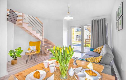 Beautiful Home In Nowecin With Kitchen