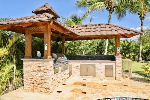 Exterior view, New Sunny Villa With Pool Metro Country Club Juan Dolio in Juan Dolio