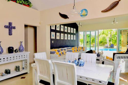 Exterior view, New Sunny Villa With Pool Metro Country Club Juan Dolio in Juan Dolio