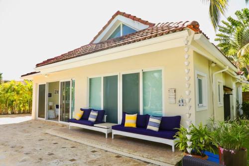 Exterior view, New Sunny Villa With Pool Metro Country Club Juan Dolio in Juan Dolio