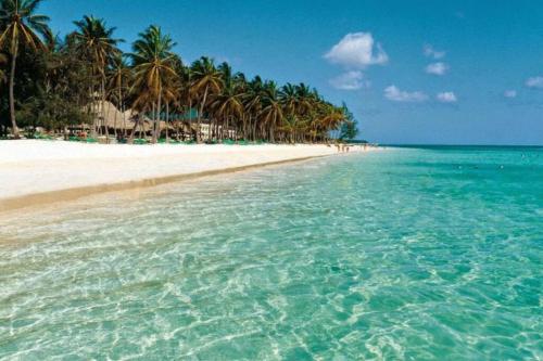 Exterior view, New Sunny Villa With Pool Metro Country Club Juan Dolio in Juan Dolio