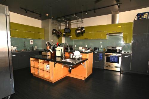 キッチン, HI サンディエゴ ダウンタウン ホステル (HI San Diego Downtown Hostel) in サンディエゴ（CA）